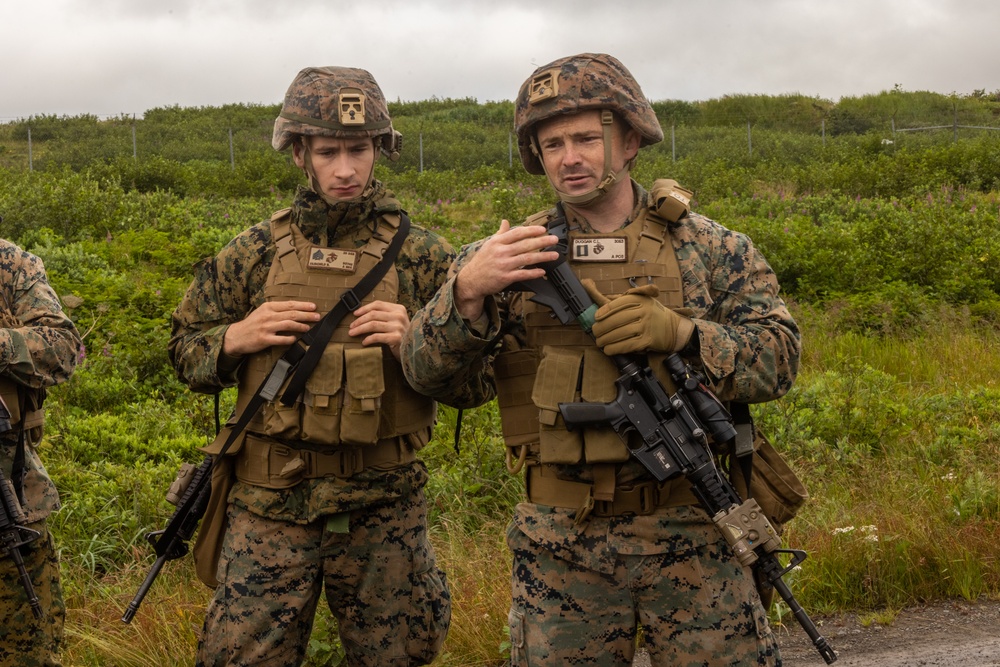 3rd LAAD assists 4th LE Battalion with detainee training
