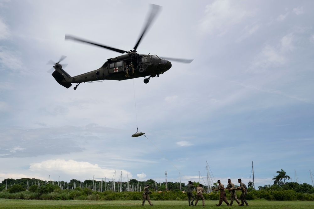 Panamanian and U.S. Forces conduct jungle orientation course