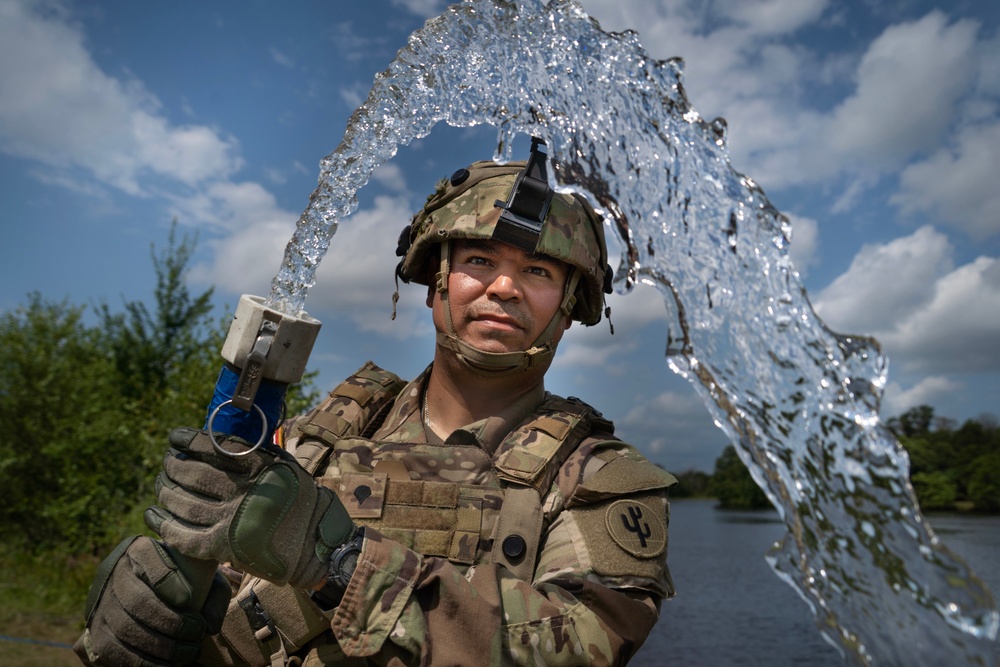 426th Quartermaster Company Operates A Water Purification System