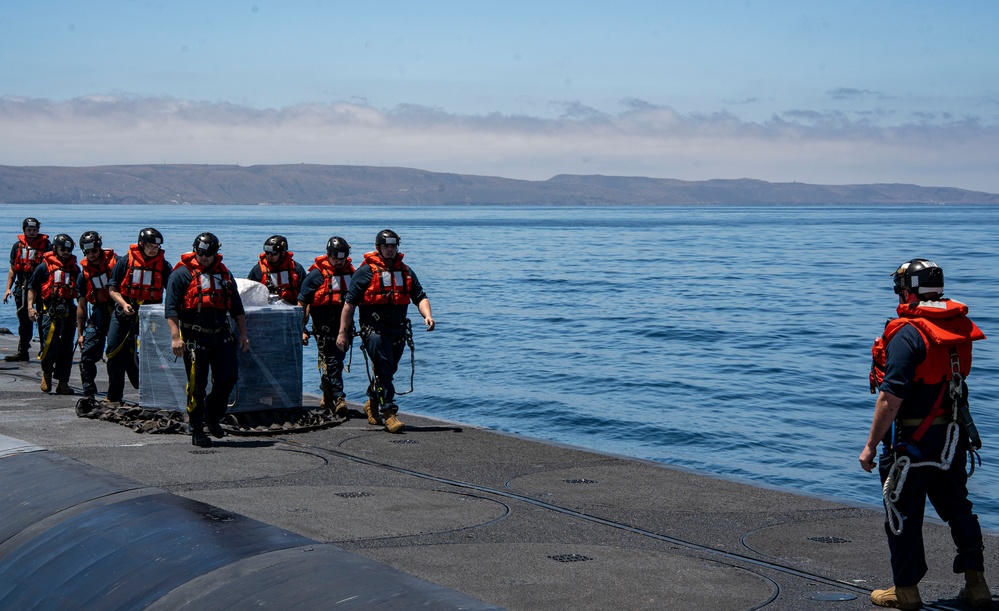 Kentucky Operates In The Pacific Ocean