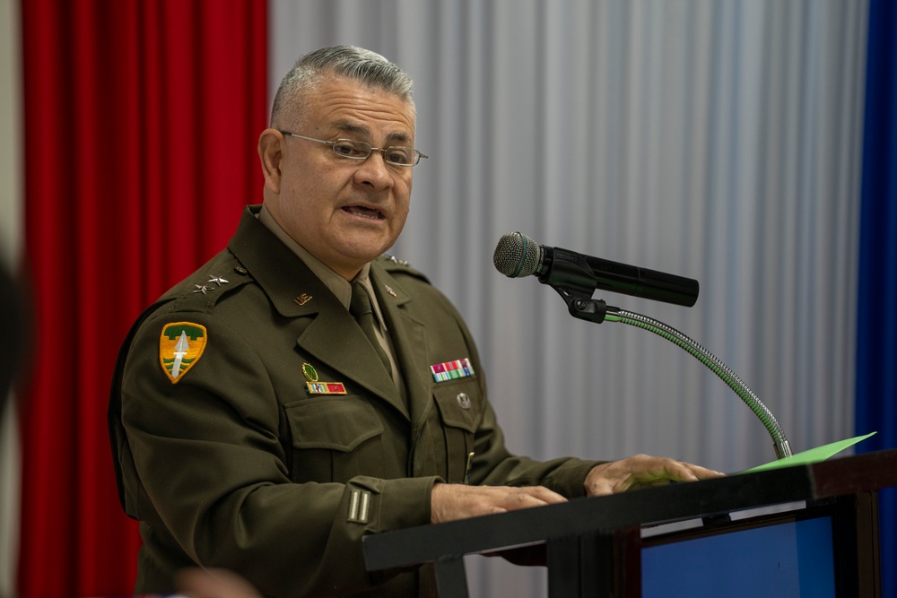 U.S. Awards Legion of Merit to Paraguayan Military Leader