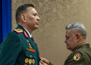 U.S. Awards Legion of Merit to Paraguayan Military Leader