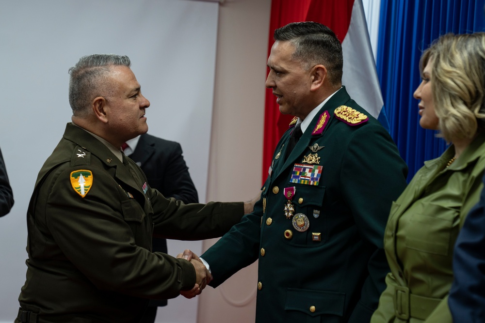 U.S. Awards Legion of Merit to Paraguayan Military Leader