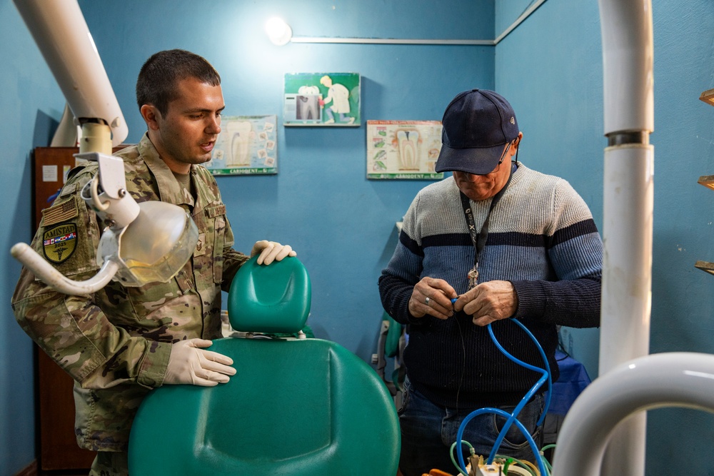BMET team keeps Paraguayan dental clinics running during AMISTAD 2025