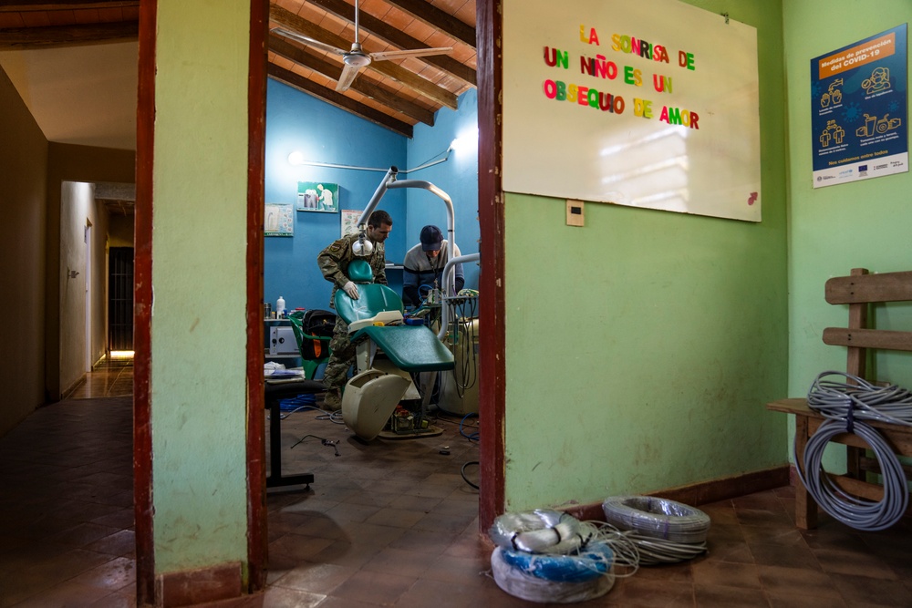 BMET team keeps Paraguayan dental clinics running during AMISTAD 2025