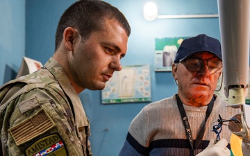 BMET team keeps Paraguayan dental clinics running during Amistad 2025