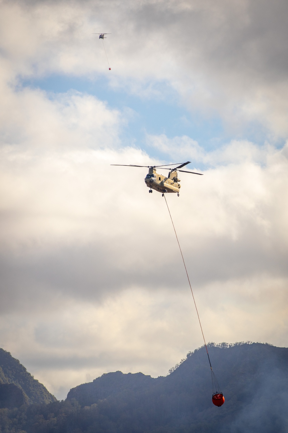25th CAB and Hawaii Army National Guard Provide Aerial Firefighting Support