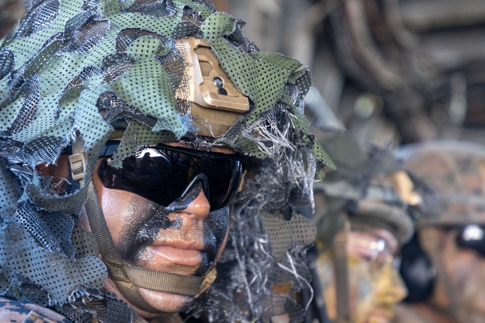 1st MAW, 3rd MARDIV Marines simulate alert contingency MAGTF response