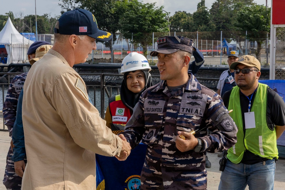 USS Frank Cable Arrives to Banyuwangi, Indonesia