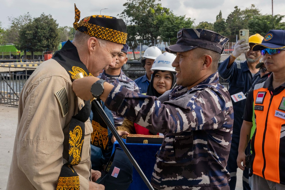 USS Frank Cable Arrives to Banyuwangi, Indonesia
