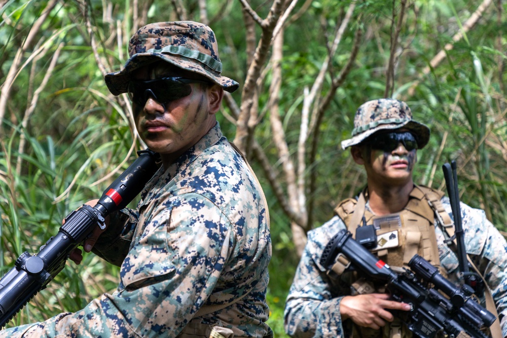 1st MAW, 3rd MARDIV Marines simulate alert contingency MAGTF response