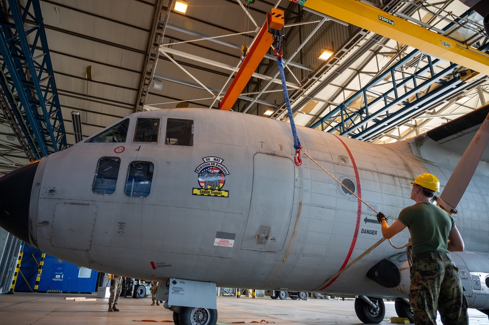86th MXS hosts Serbian military for CDDAR training