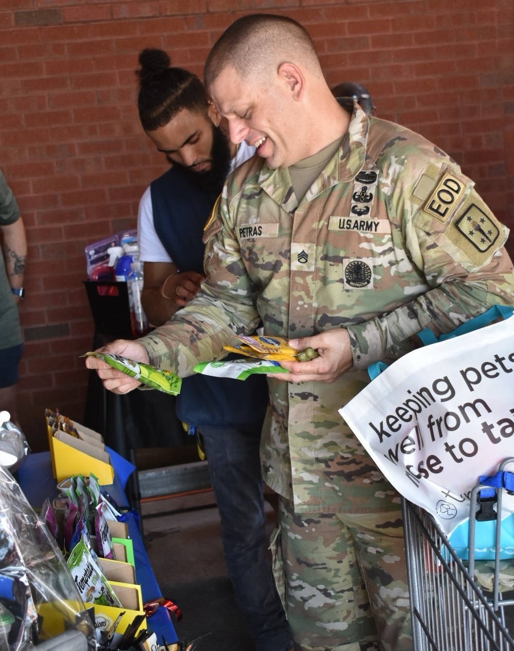 Pet expos help commissaries draw attention to extra patron savings for food, medicines, supplies