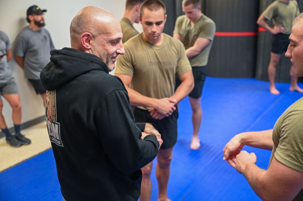 Special Warfare trainees practice combatives