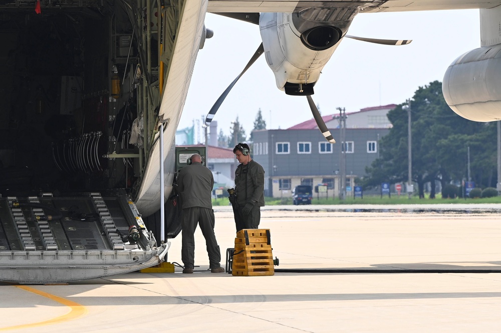 USMC refuels California Air Guard MQ-9 at Gwanju for the first time