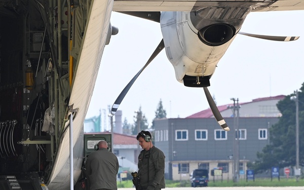 USMC refuels California Air Guard MQ-9 at Gwangju for the first time