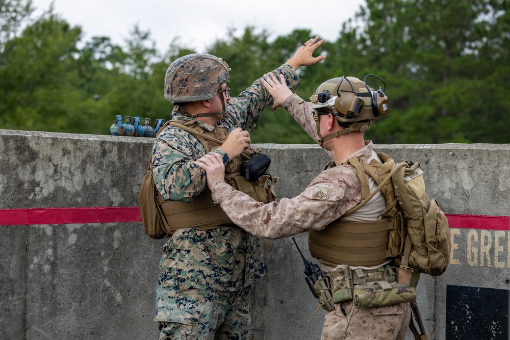 Marines with School of Infantry - East train to throw grenades