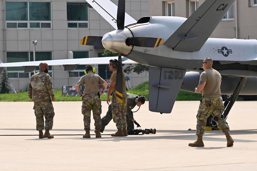 USMC refuels California Air Guard MQ-9 at Gwanju for the first time