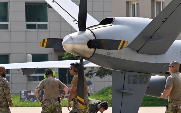 USMC refuels California Air Guard MQ-9 at Gwangju for the first time