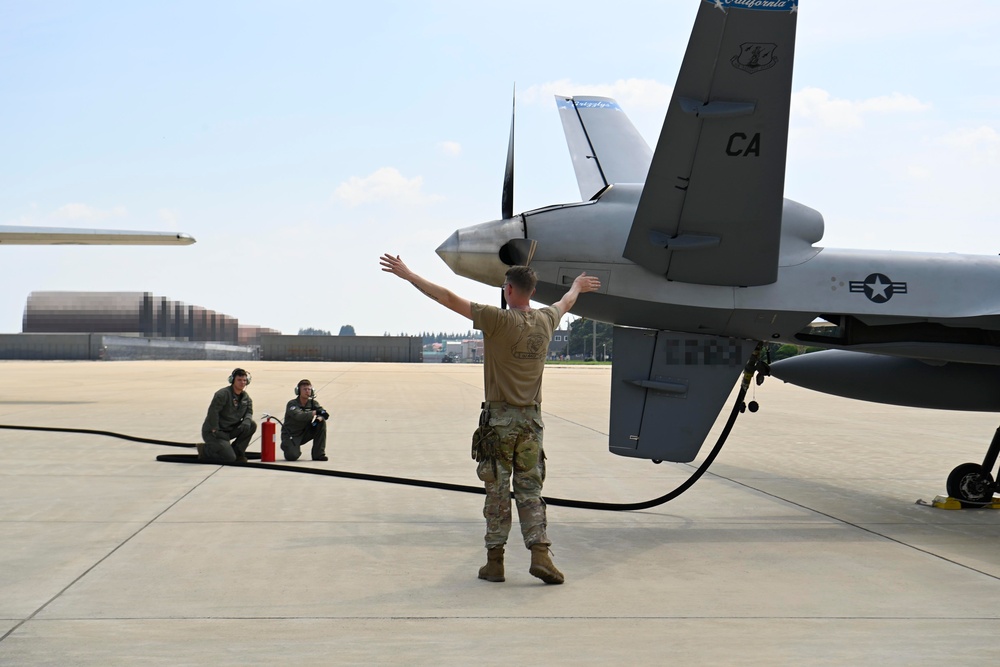 USMC refuels California Air Guard MQ-9 at Gwanju for the first time