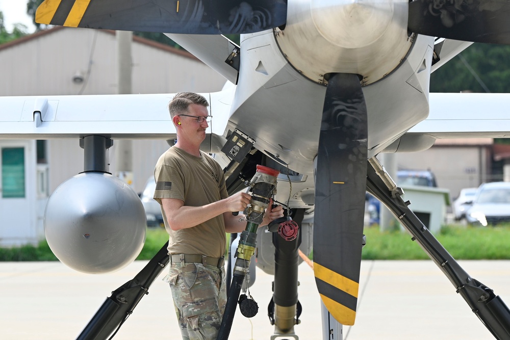 USMC refuels California Air Guard MQ-9 at Gwanju for the first time