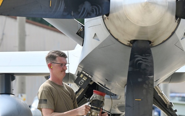 USMC refuels California Air Guard MQ-9 at Gwangju for the first time