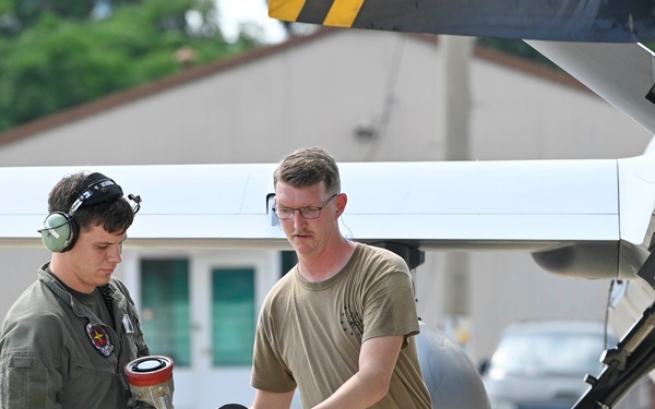 USMC refuels California Air Guard MQ-9 at Gwangju for the first time