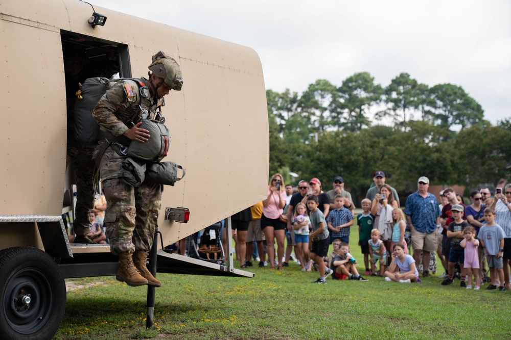 National Airborne Day Brings Soldiers, Community Together in Fayetteville