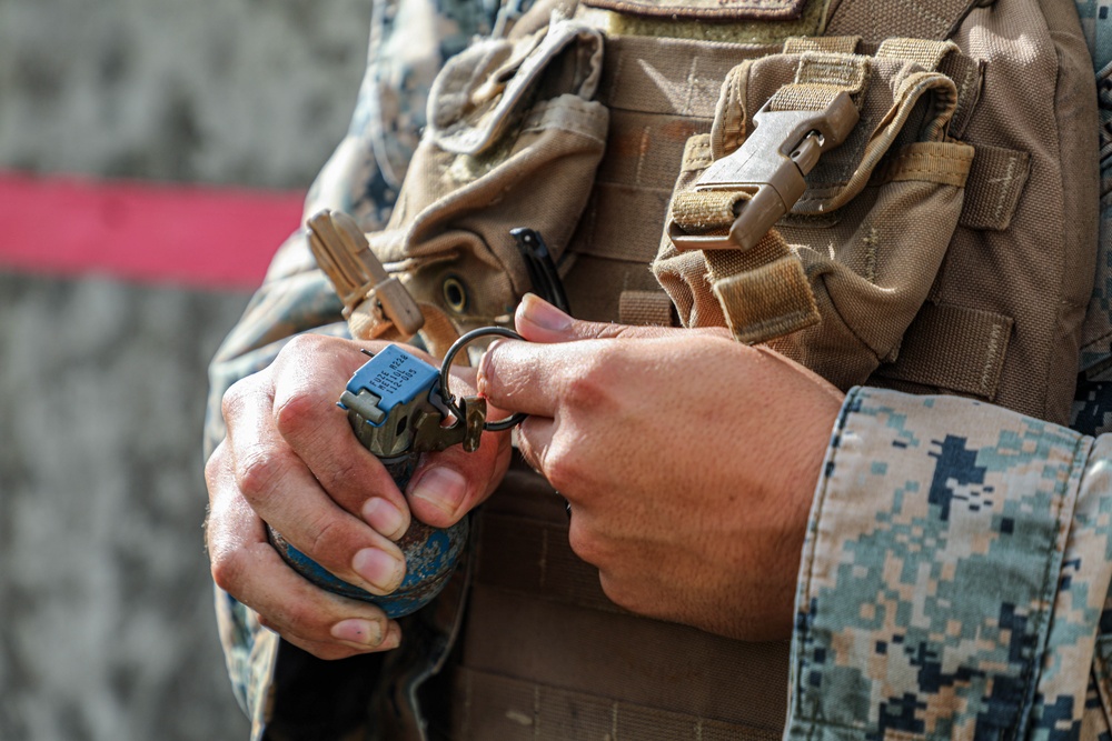 Marines with School of Infantry – East train to throw grenades