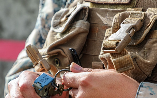 Marines with School of Infantry – East train to throw grenades