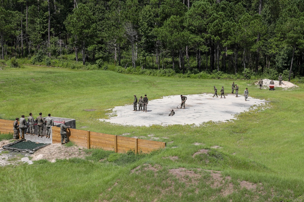 Marines with School of Infantry – East train to throw grenades