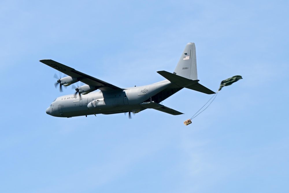 In it together: Maintainers crank through security forces course