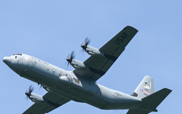 In it together: Maintainers crank through security forces course