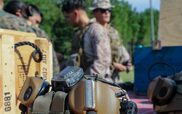 Marines with School of Infantry – East train to throw grenades