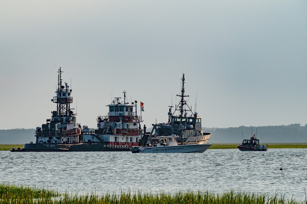 Coast Guard supports removal of abandoned vessel from Bohicket Creek in South Carolina