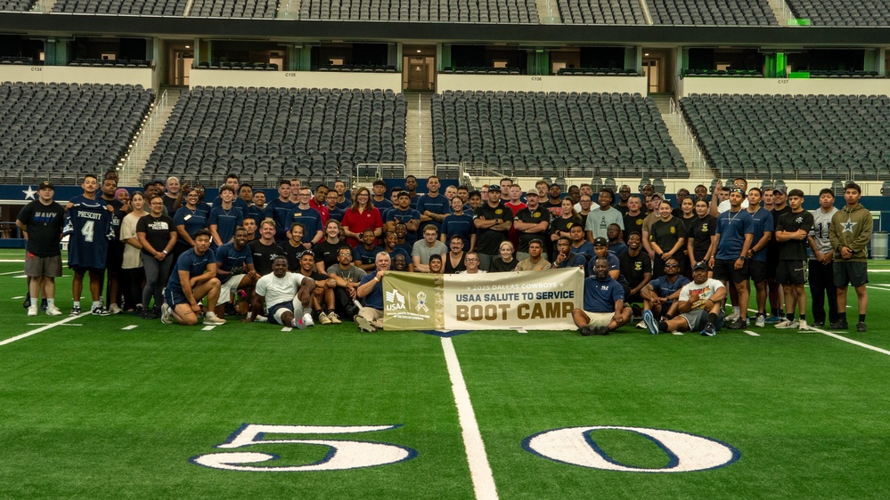 U.S. Army Soldiers take part in the USAA Salute to Service Boot Camp