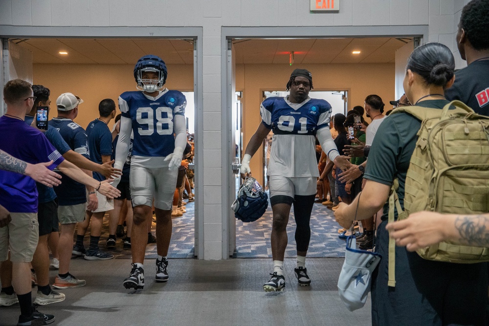 U.S. Army Soldiers take part in the USAA Salute to Service Boot Camp