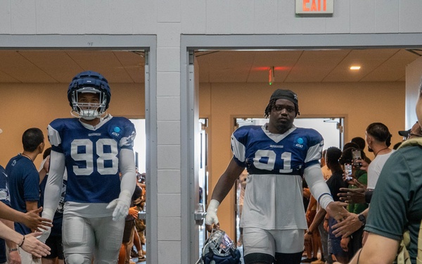 U.S. Army Soldiers take part in the USAA Salute to Service Boot Camp