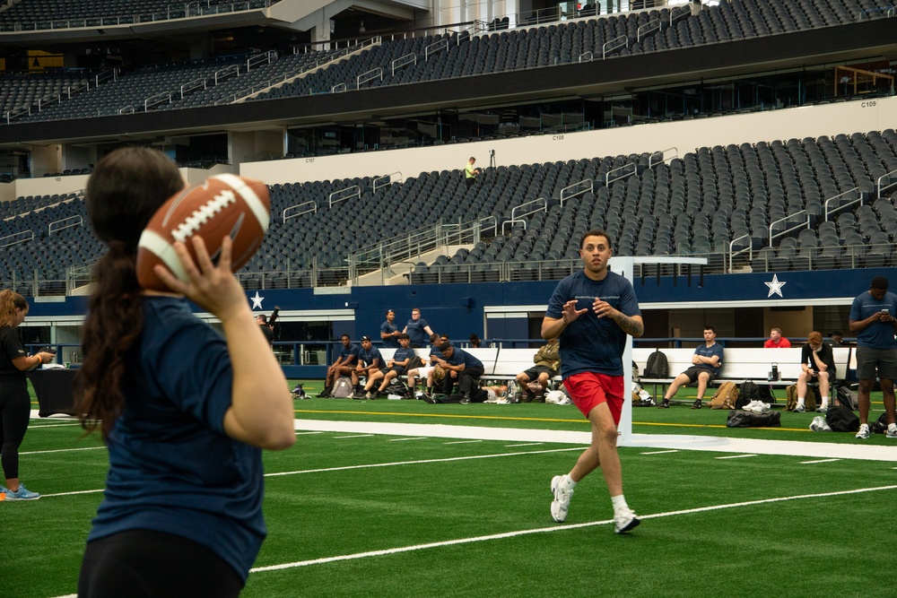 U.S. Army Soldiers take part in the USAA Salute to Service Boot Camp