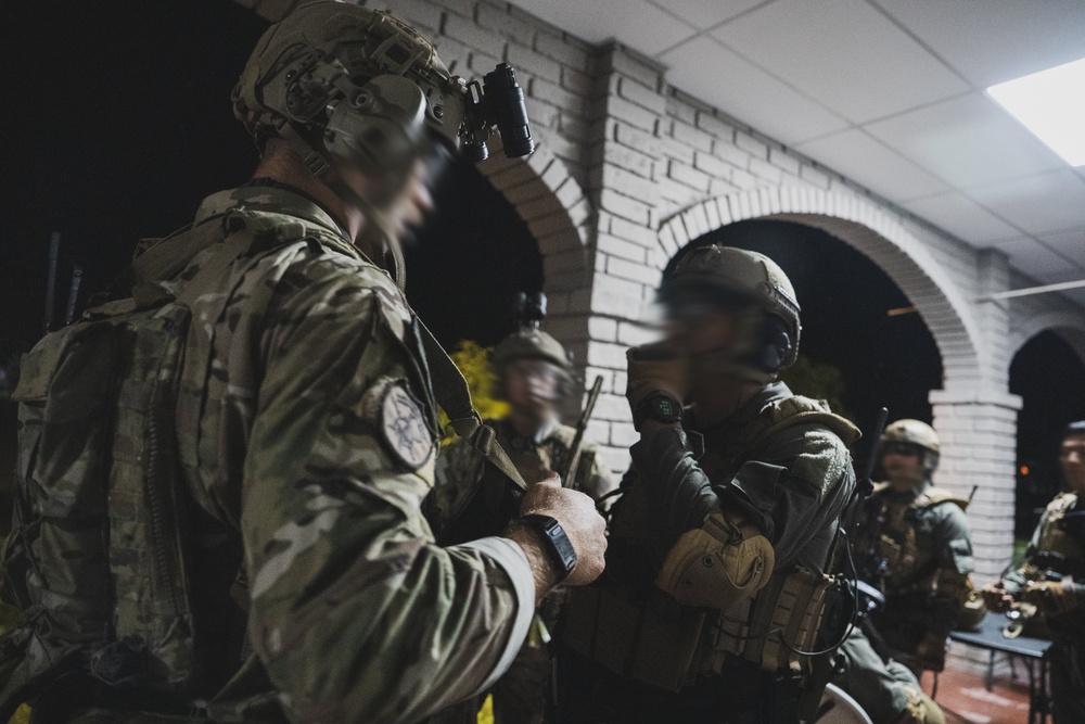 U.S. Army Green Berets Train With Salvadoran Special Operations Forces