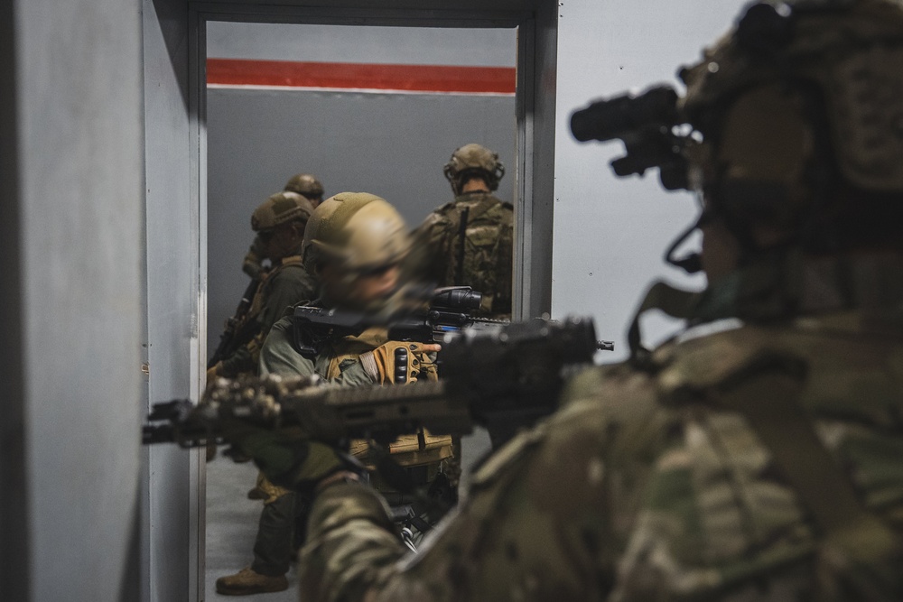 U.S. Army Green Berets Train With Salvadoran Special Operations Forces