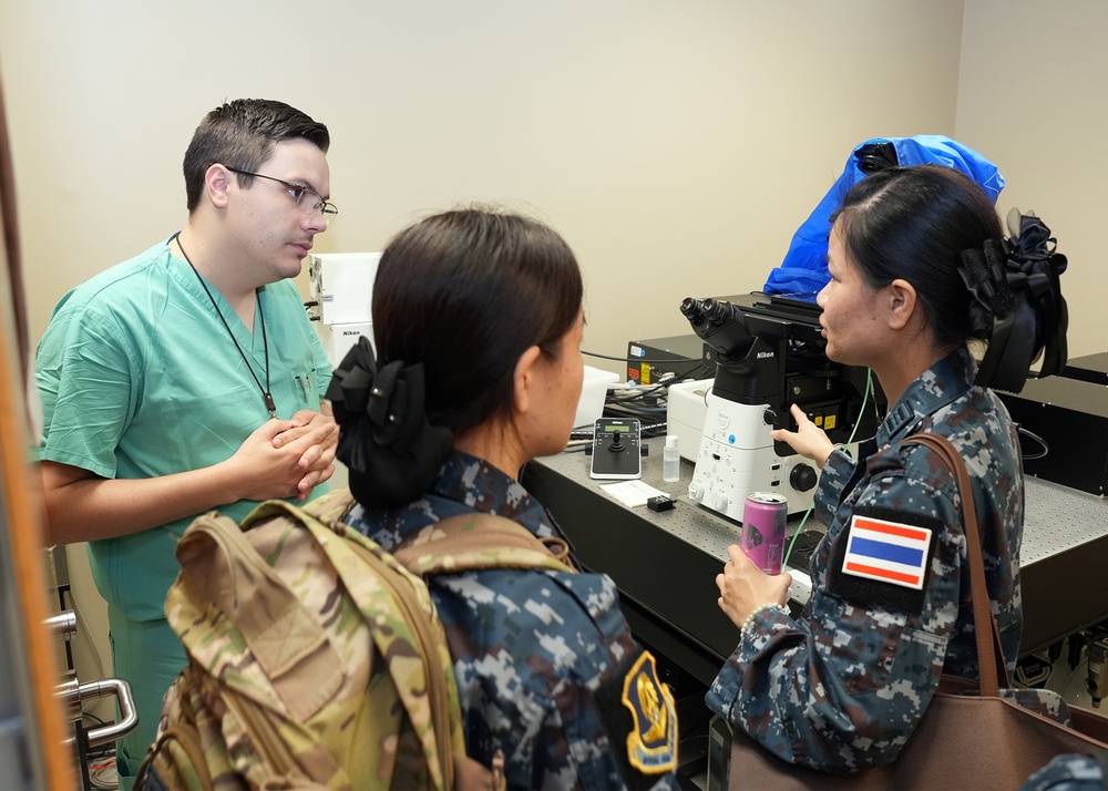 Thai Royal Air Force Nurses visit NAMRU San Antonio
