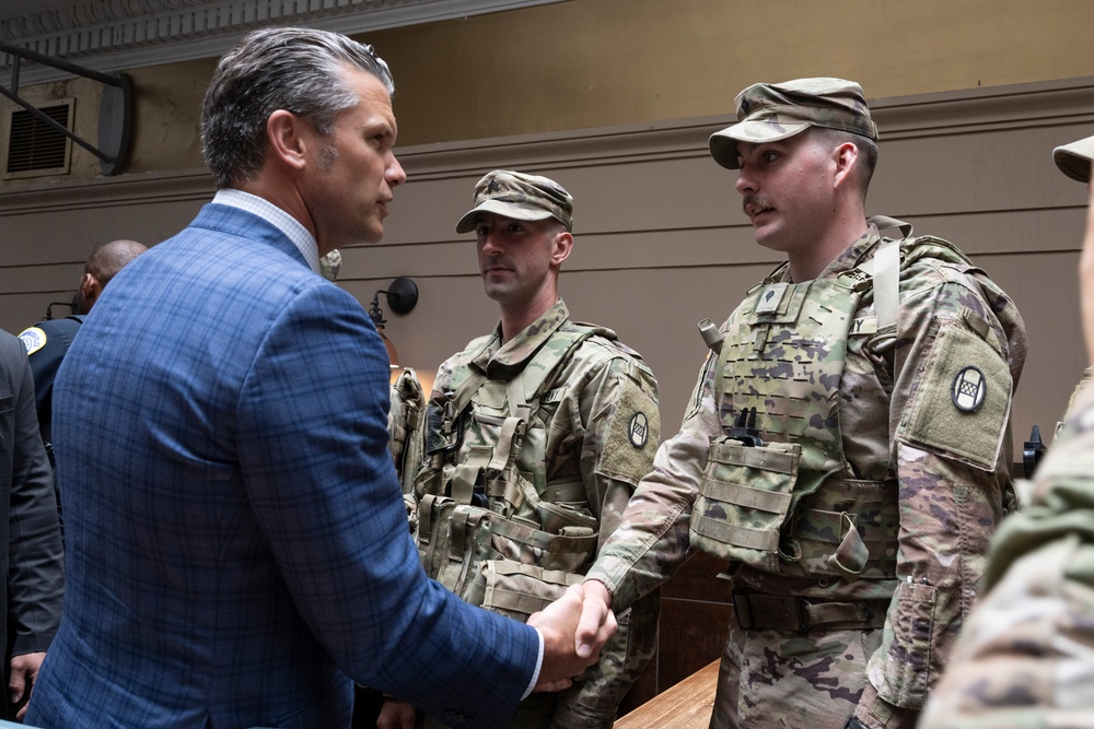 VP, SD, WH Dep. COS Meet with Troops at DC Union Station