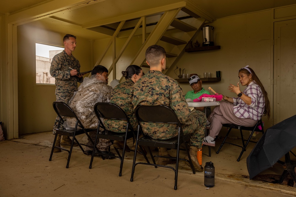 Senior Leadership tours Civil Affair Course 3-25