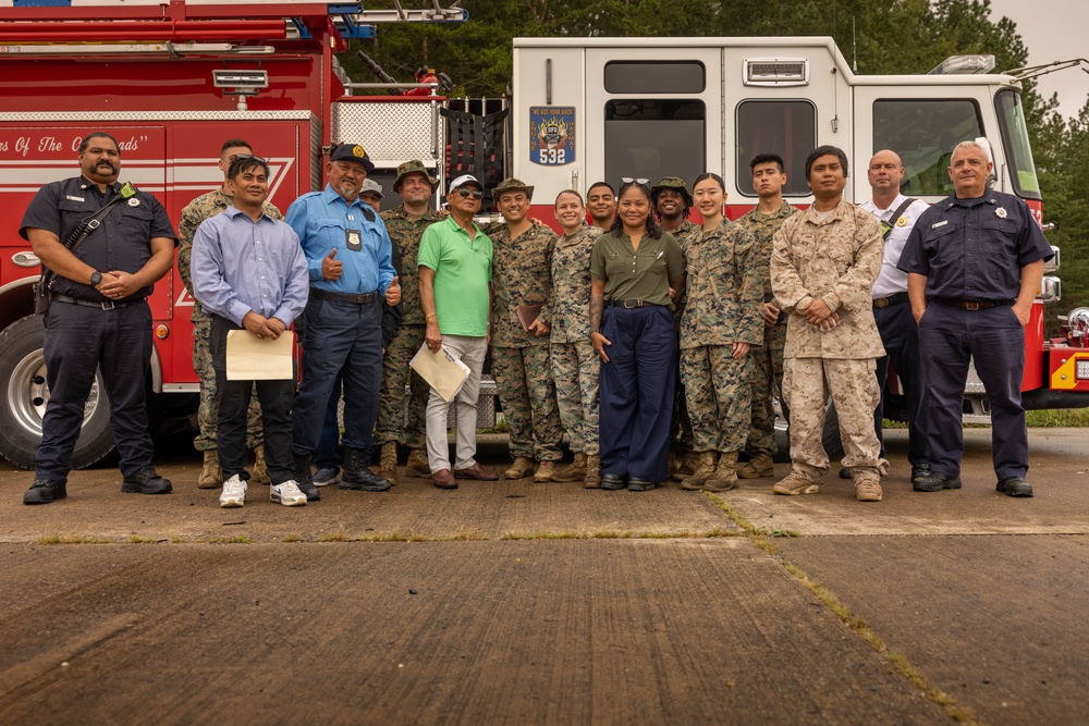 Senior Leadership tours Civil Affair Course 3-25