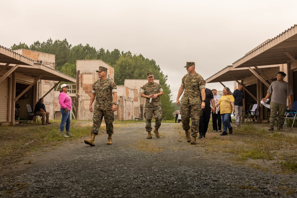 Senior Leadership tours Civil Affair Course 3-25
