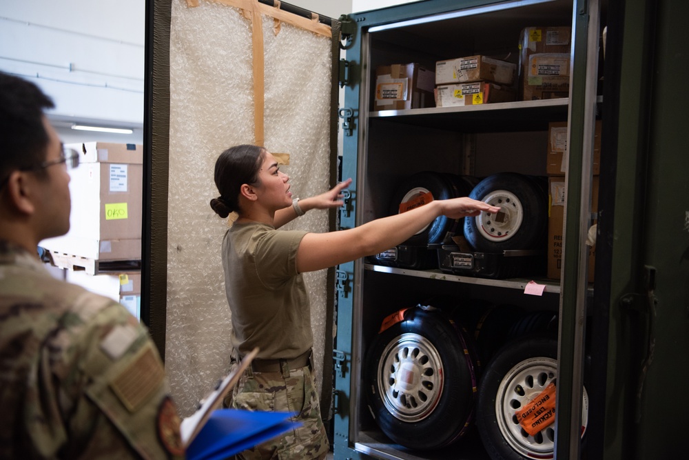 35th Logistics Readiness and Munitions Airmen train with 137th SOW Air Commandos