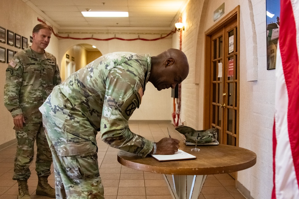 U.S. Army Combined Arms Center commander visits Joint Task Force-Southern Border headquarters