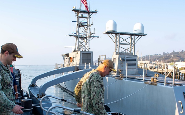 Visitors Tour MDUSV Seahawk