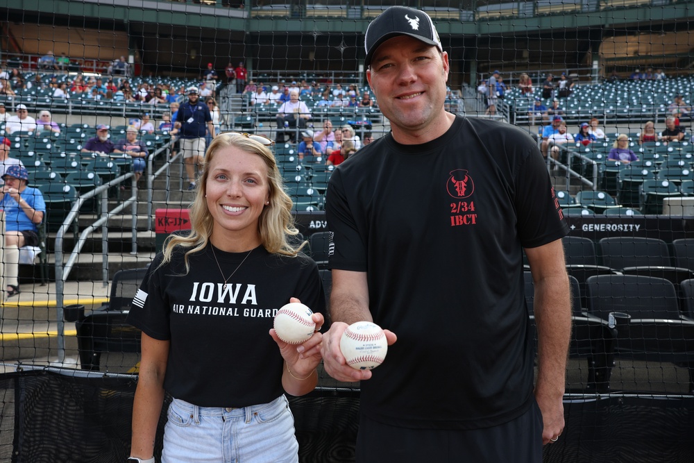Iowa National Guard Members honored at annual Guard Night